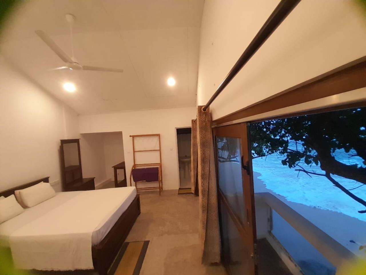 Sooriya Villa Talpe Quarto foto