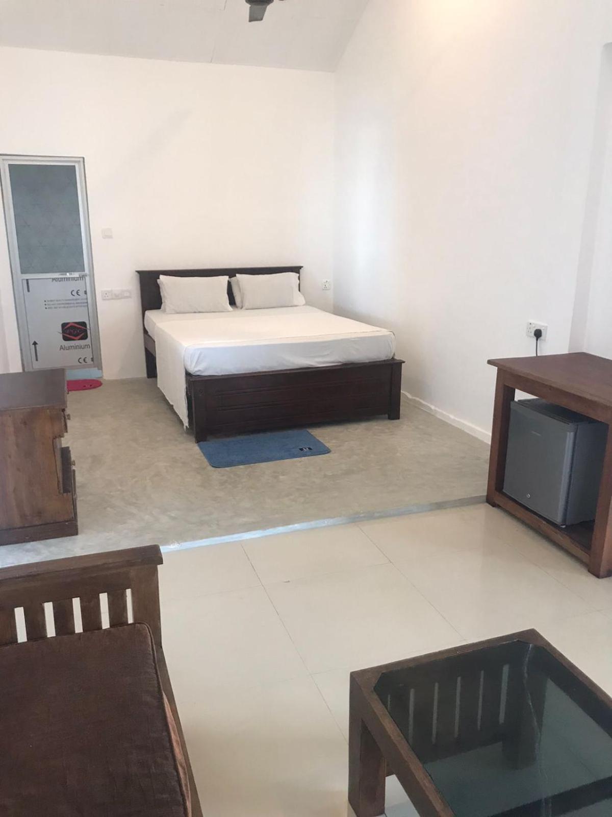 Sooriya Villa Talpe Quarto foto
