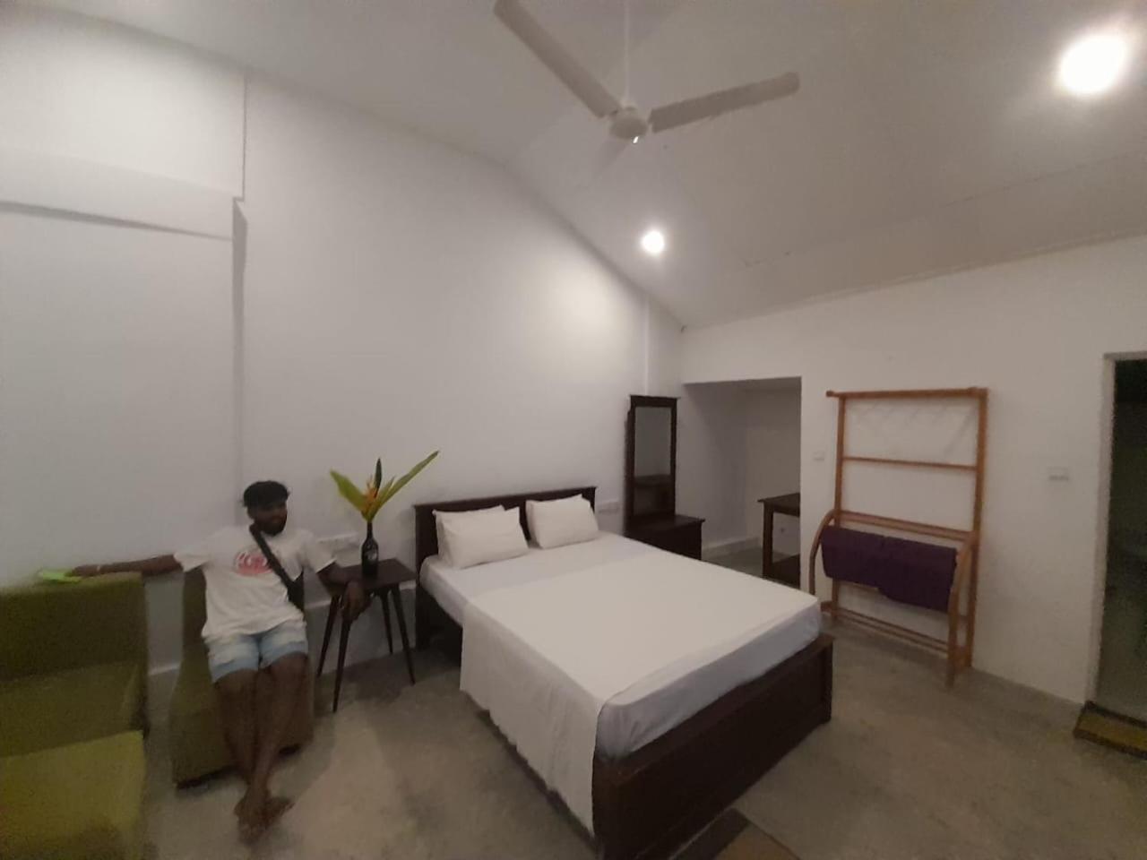 Sooriya Villa Talpe Quarto foto